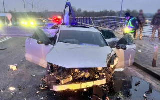 У Києві перекрили Броварський проспект через ДТП біля мосту Метро