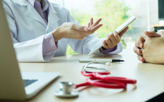 Як самозайнятим особам сплачувати військовий збір із лікарняних — роз’яснення