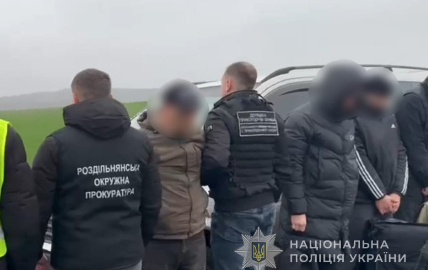В Одесской области разоблачили дельца, который сам пытался бежать за границу и способствовал еще 10 уклонистам