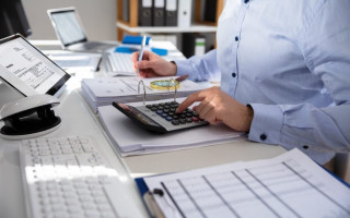 Должна ли жена подавать отчетность, если иностранная компания оформлена на мужа