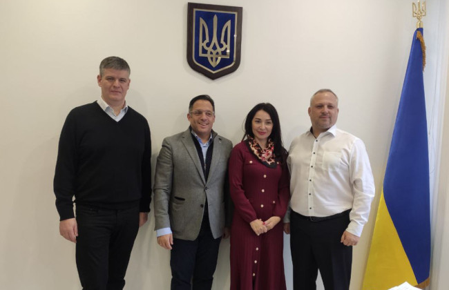 В научно-практическом хабе «Верховенство права» выступил известный медиатор и конфликтолог Стив Тинео, фото