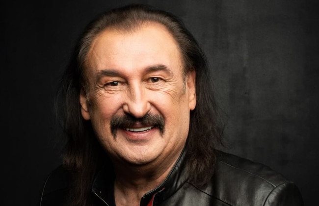 На 67-м году жизни скончался украинский певец и композитор Степан Гига