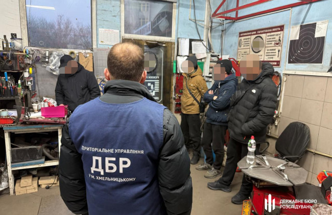 Военных вместо службы отправляли работать на СТО: ГБР разоблачило схему в Хмельницкой области