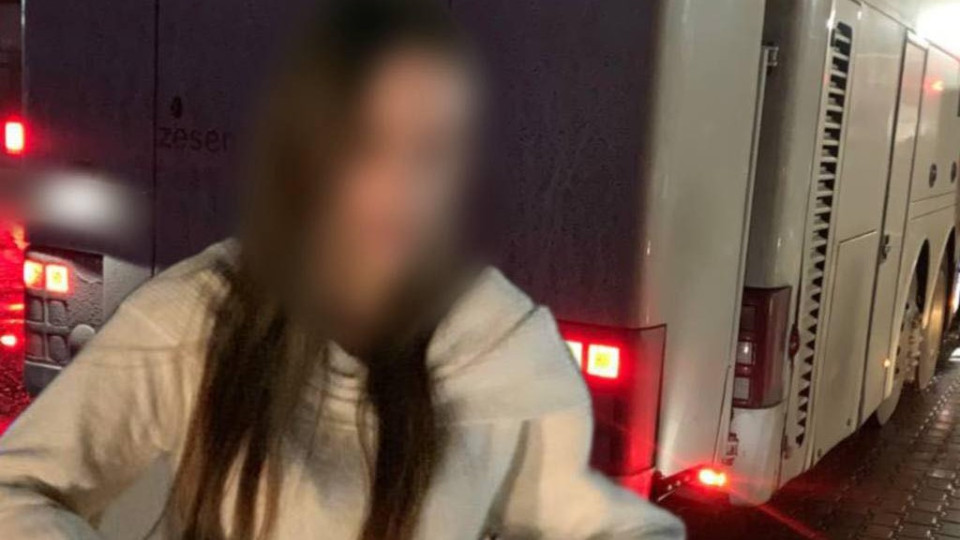 В Ровно международный автобус ночью забыл 17-летнюю пассажирку на заправке