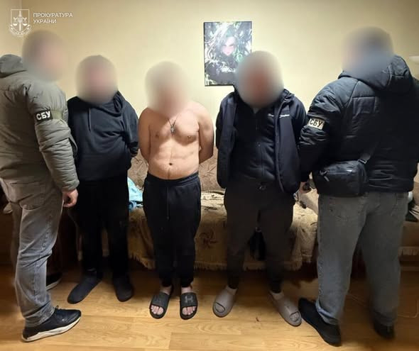 У Києві затримали трьох підозрюваних у теракті на Дарниці, який забрав життя нацгвардійця