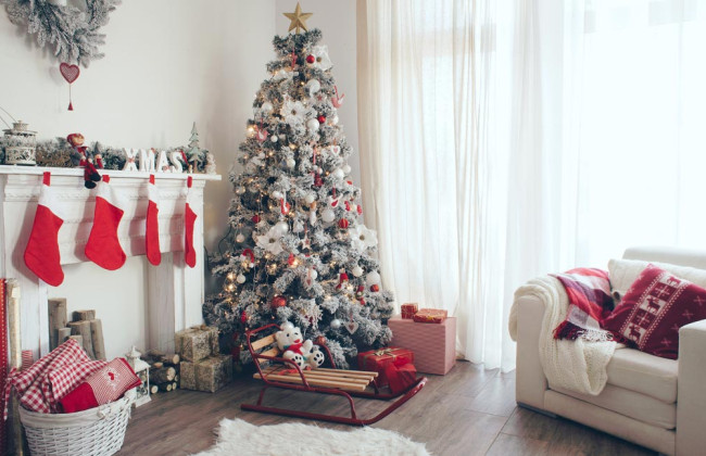 Опасный декор к праздникам: как правильно выбрать елки, украшения и гирлянды
