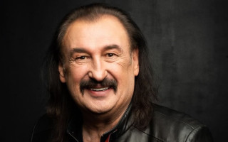 На 67-м году жизни скончался украинский певец и композитор Степан Гига