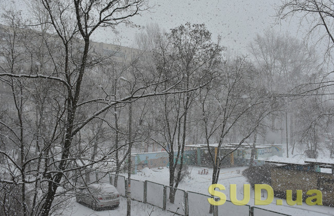 У Києві випав перший сніг: комунальні служби працюють у посиленому режимі