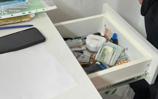 На Львівщині судитимуть службовця лікарня, який отримав $2500 хабаря за продовження групи інвалідності