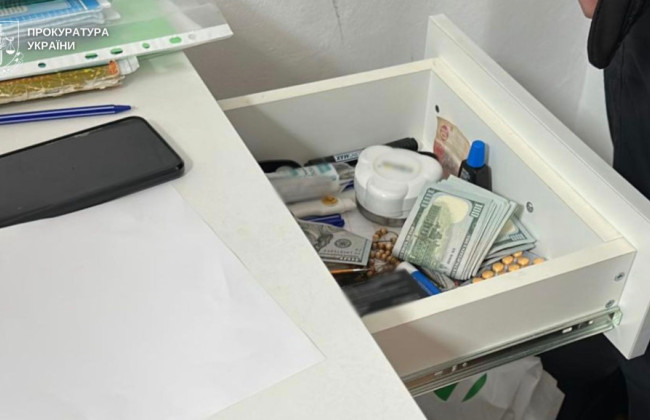 Во Львовской области будут судить сотрудника больницы, который получил $2500 взятки за продление группы инвалидности