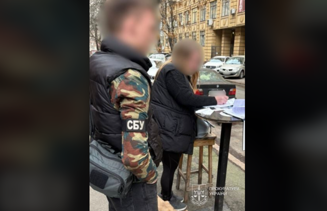 Нотариус зарегистрировала право собственности на здание в центре Киева без документов — ей сообщено о подозрении