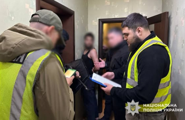 Фіктивний шлюб з українкою заради посвідки на тимчасове проживання — у Києві судитимуть ділків