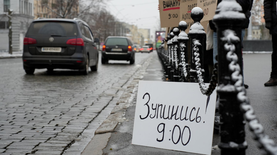 В Україні на законодавчому рівні врегулюють оголошення хвилини мовчання через систему оповіщення