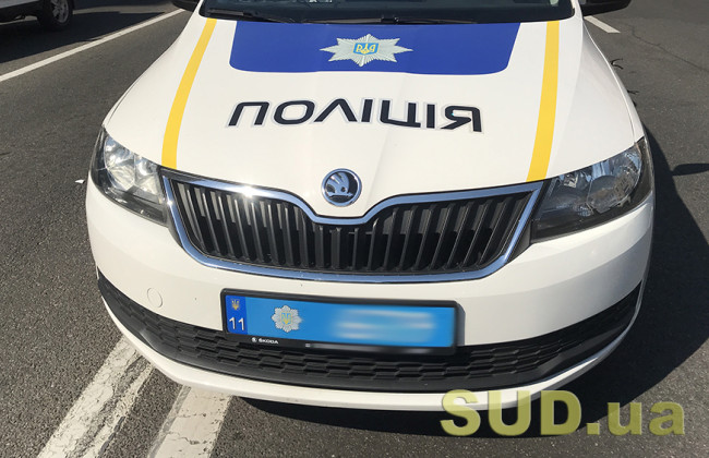 На Прикарпатті експатрульний за 10 тисяч «закрив очі» та не склав протоколи за ДТП і сп’яніння – що вирішив суд