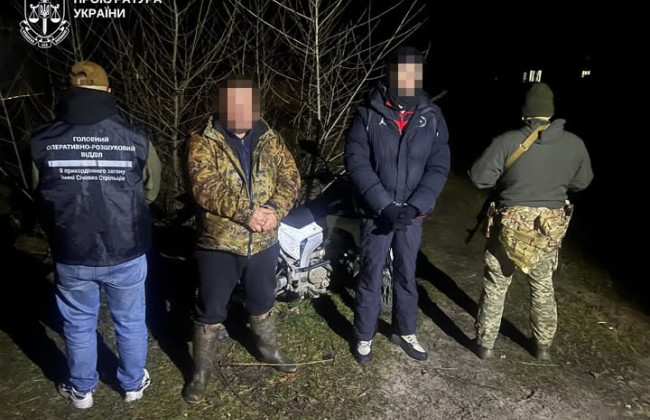 На Рівненщині багатодітний батько за 10 тисяч доларів допомагав ухилянтам тікати за кордон