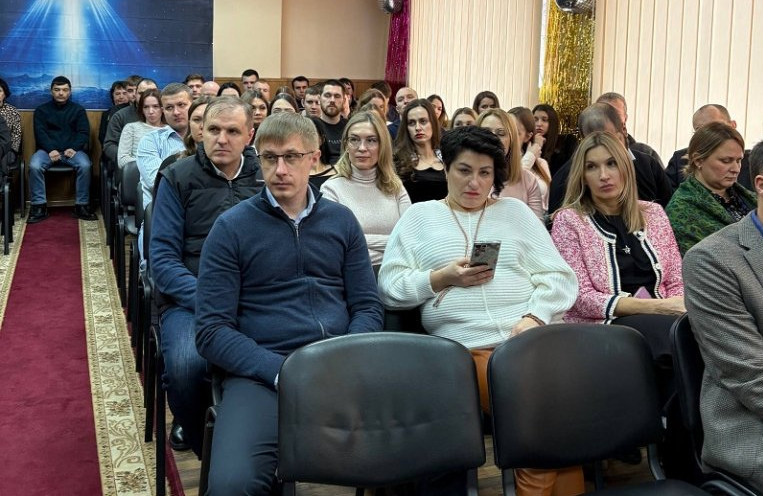 В Запорожском окружном административном суде отметили День работников суда и 17-ю годовщину процессуальной деятельности, фото