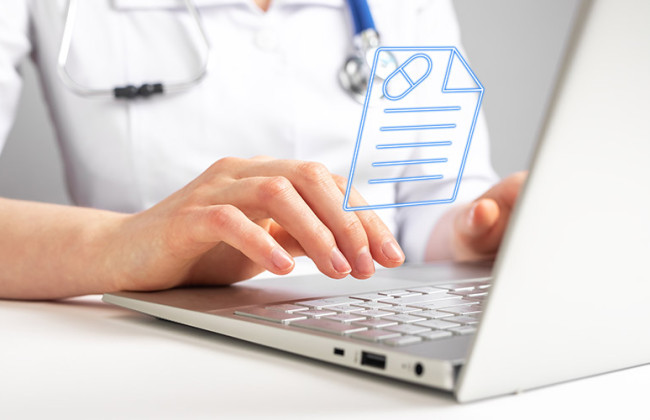 Кабмин объяснил, как будут работать проверки больничных на период без электронного отбора врачей