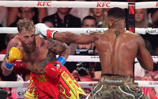 Ентоні Джошуа нокаутував блогера Джейка Пола у шоу в Маямі