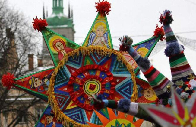 Коли українцям йти колядувати, щедрувати та посівати