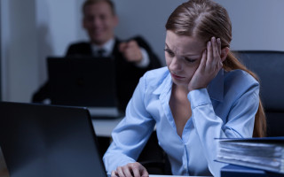 Мобінг на роботі – коли можна звільнитися без відпрацювання і яку компенсацію можна отримати