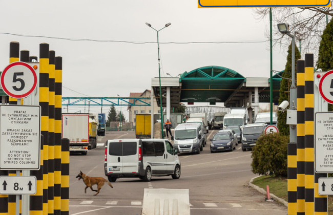 Накануне праздников на границе Украины вырос пассажиропоток – где самые большие очереди
