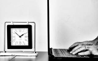 Збрехав, що працював з офісу, хоча був удома — обман коштував працівнику юридичної кар’єри