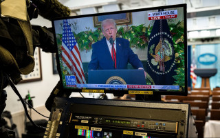 Під час виступу про ціни та економіку США Трамп згадав білизну Меланії та обшук ФБР