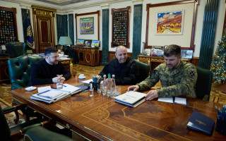 Володимир Зеленський заслухав доповідь Рустема Умєрова та Андрія Гнатова після поїздки в США