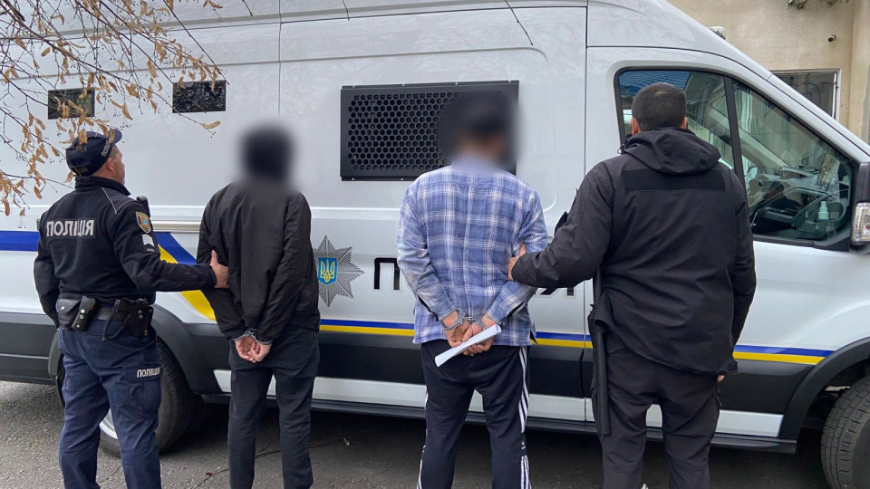 Незаконная переправка через границу и фиктивные справки: СБУ и Нацполиция сообщили о серии задержаний