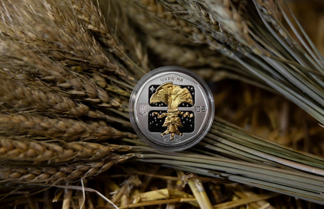 НБУ презентовал к Рождеству новую монету номиналом 10 гривен — как выглядит, фото