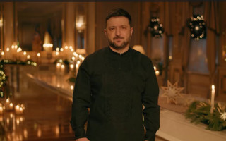 Просимо про мир для України, ми боремось за це і молимось за це – Володимир Зеленський привітав українців з Різдвом