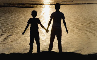 Алкоголь, отсутствие жилья и работы – суд лишил отца родительских прав и передал двух детей под опеку тети