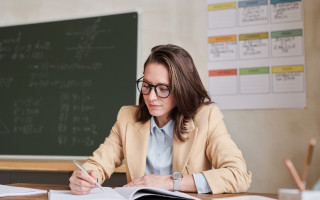 В Раде зарегистрирован законопроект о повышении оплаты труда работников внешкольного образования