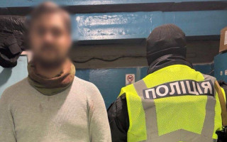 У Києві чоловік поранив ножем двох пасажирів метро