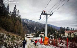 На Львівщині на горі Захар Беркут зупинився підйомник із близько 80 людьми: фото