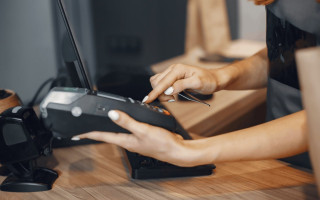 Минэкономики предлагает перенести обязанность установки ФЛП платежных терминалов до окончания военного положения