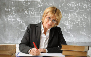 Пенсія за вислугу років для освітян — що треба знати