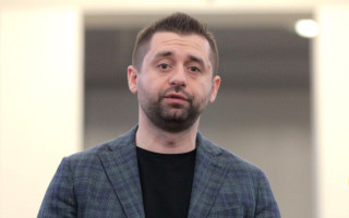 На виборах під час війни може бути гібридне голосування — онлайн і офлайн: Арахамія пояснив ситуацію