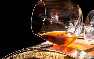 Що можна і не можна їсти з коньяком – поради експертів