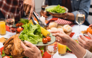 Коли найкраще вечеряти, щоб не набирати вагу: вчені назвали оптимальний час