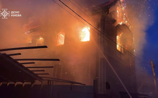 Нічна атака на Київ: горіли житлові будинки та автомобілі, фото