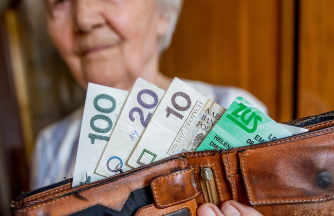 Як українцям отримати мінімальну пенсію в Польщі та субсидію