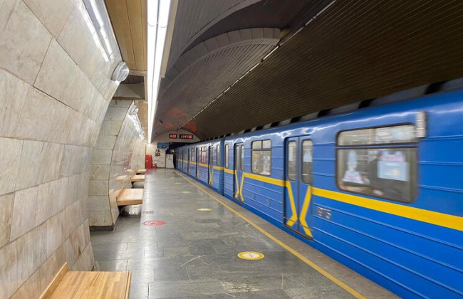 У Києві змінено рух поїздів червоній лінії метро через брак електроенергії