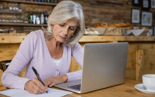 Скільки років страхового стажу потрібно для виходу на пенсію у 2026 році