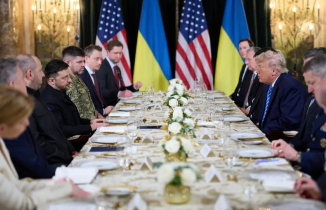 Стейк, торт Трампа і делегації: хто представляв США та Україну на переговорах