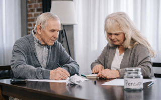 Скільки страхового стажу потрібно для виходу на пенсію у 60 років у 2026 році