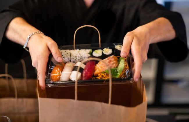 Замовляєте їжу з ресторану — важливі поради перед Новим роком