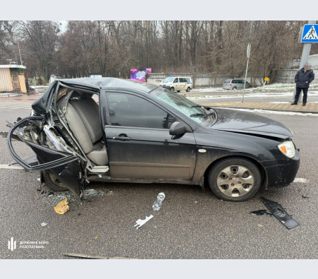 В Києві позашляховик військового протаранив авто родини з дітьми – ДБР розпочало досудове розслідування