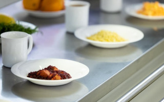 В Україні з вересня 2026 року безкоштовне харчування буде для всіх учнів 1-11 класів