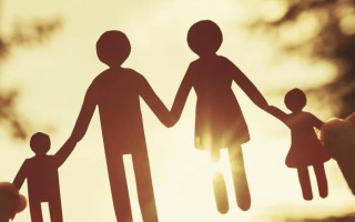 Усиновлення дитини в Україні: у Мін’юсті відповіли на головні запитання